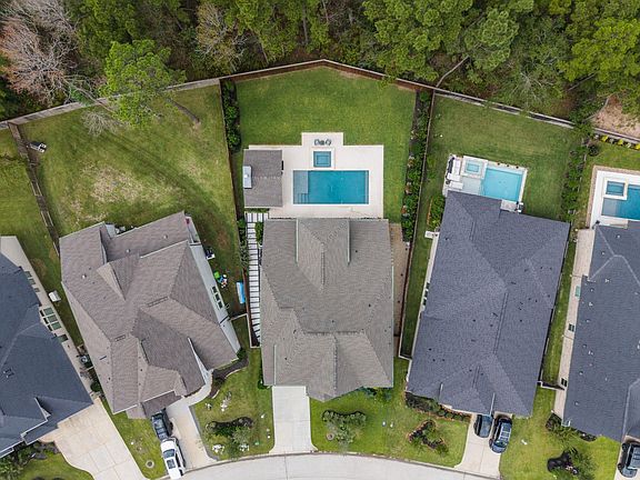 3rd image of 145 Sweeping Valley Dr