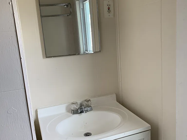 1009 Broad St #L — Photo 10