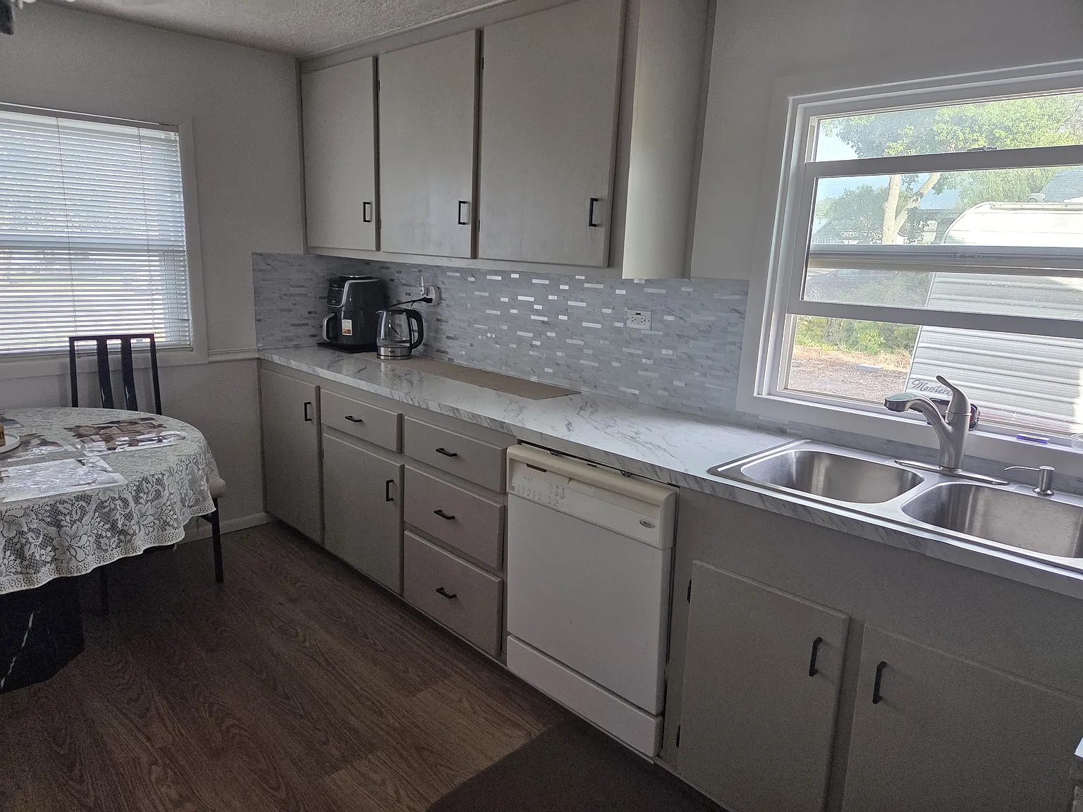 4 bed, 1776 sqft, $1,600 — Photo 2