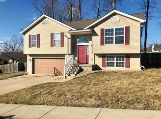621 E Ironsides Dr, Ellettsville, IN 47429