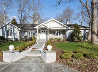 103 Great Oaks Rd, Roslyn Heights, NY 11577