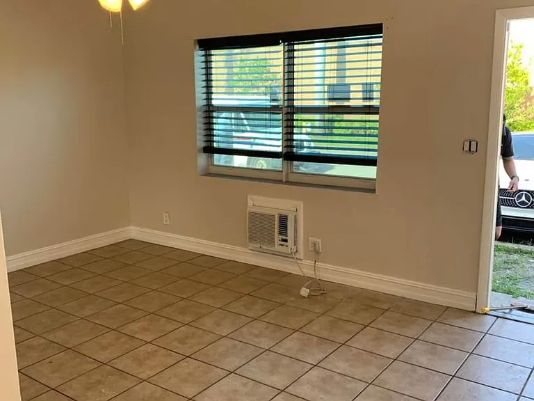 2122 NW 7th Ct #1 — Photo 3