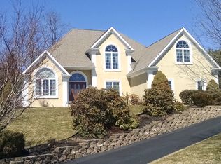 4 Swayze Ln, Chester, NJ 07930