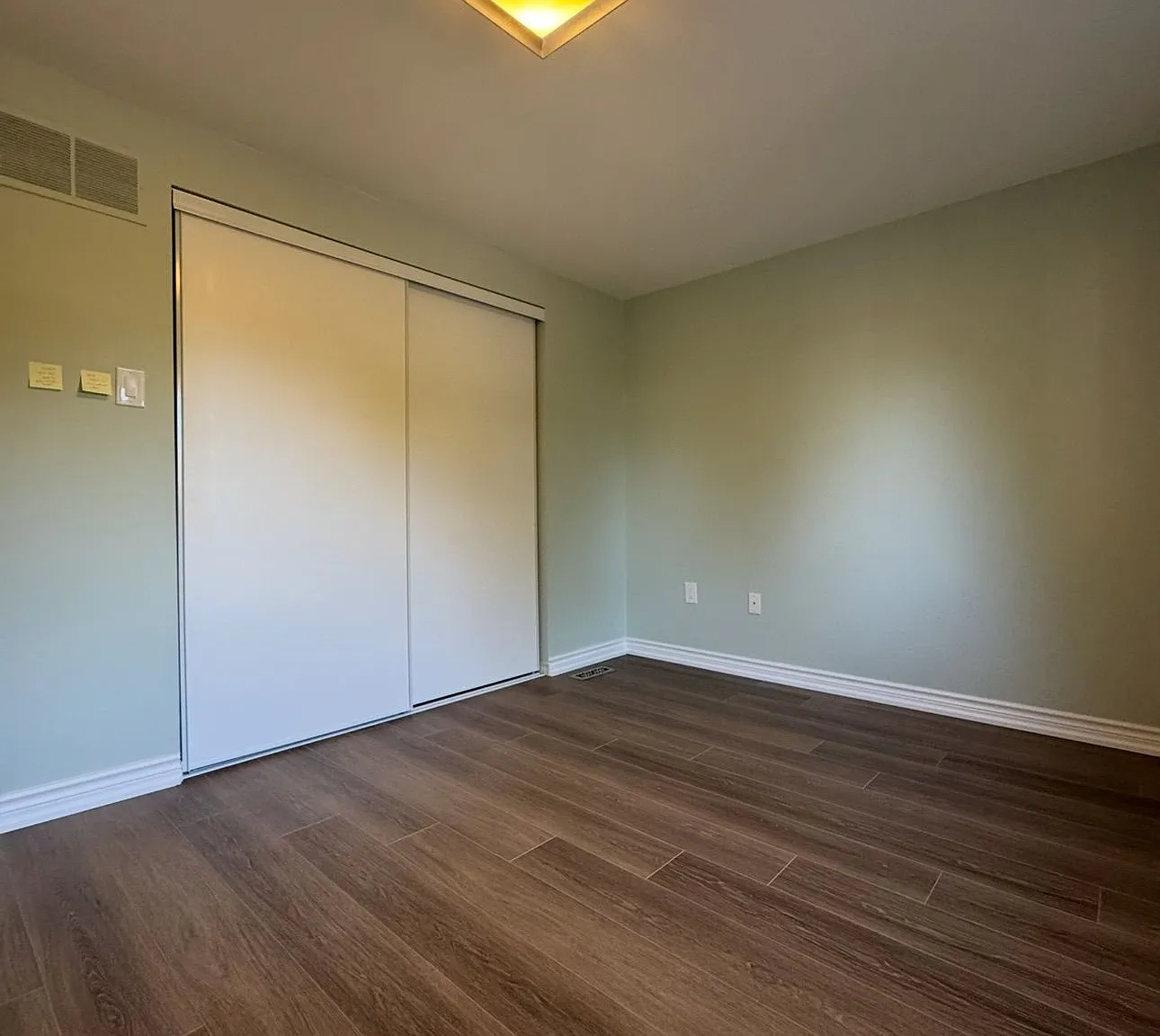 3 bed, $999 — Photo 2