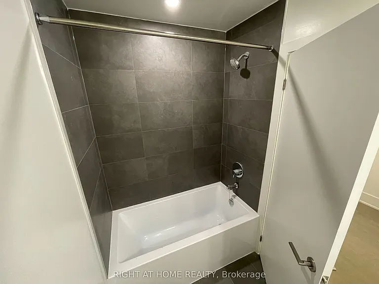 495 Logan Ave #412 — Photo 8