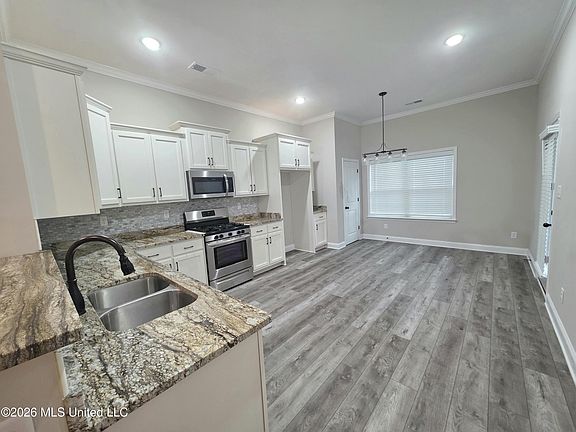 3rd image of 5175 Watson View Dr