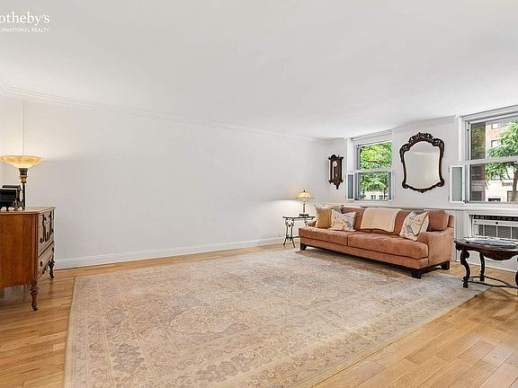 4th image of 25 Sutton Pl S APT 1R
