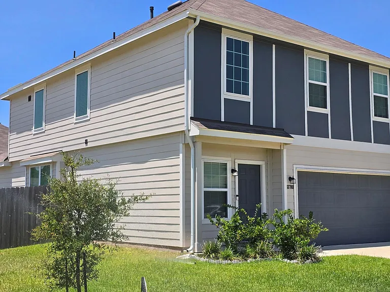 13703 Mariah Dr — Photo 3