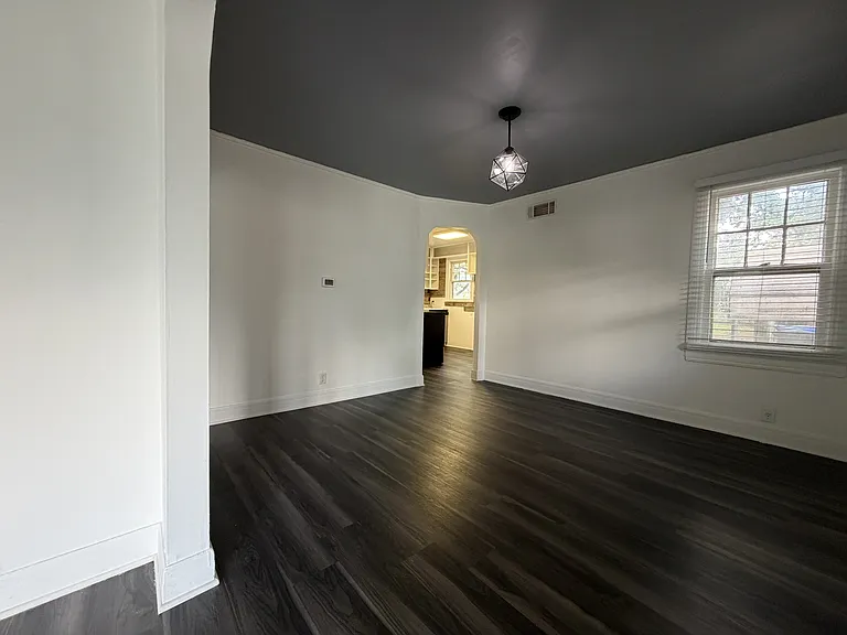 1095 S Ray Ave — Photo 5