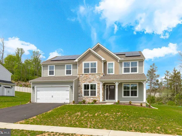 17 Ladderback Ln, Reading, PA 19606