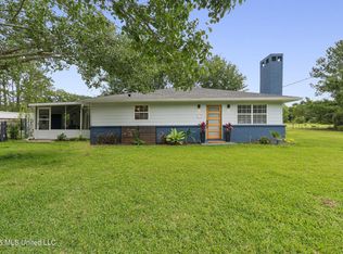 27 Chantilly Ter, Bay Saint Louis, MS 39520