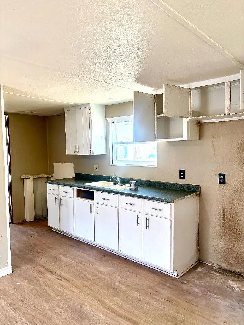 150 Private Road 1610 — Photo 4