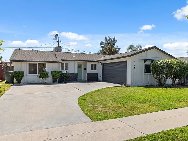 4014 E Buckingham Way — Photo 1