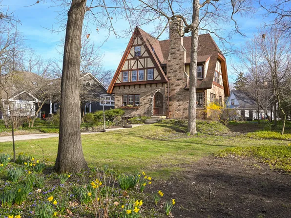 1243 Hawthorne Ln, Downers Grove, IL 60515