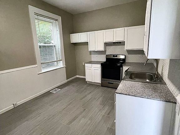 4th image of 303 S Negley Ave APT 1