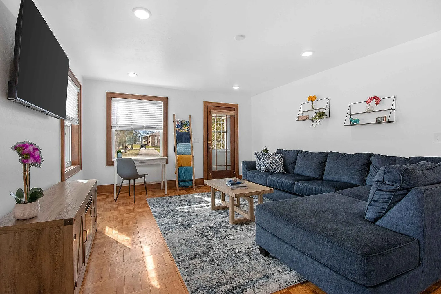 3 bed, 2.0 bath, 1991 sqft, $5,451 — Photo 1