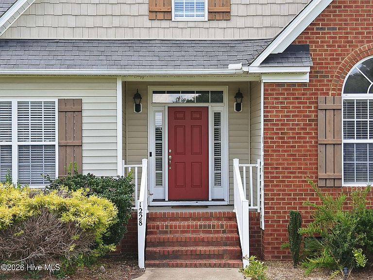 Listing photo 2