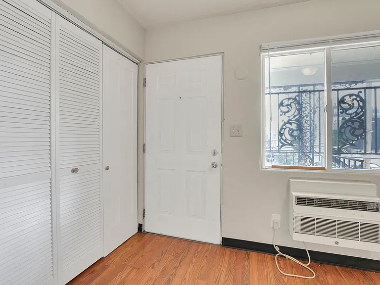 27 W 8th Ave #A — Photo 8