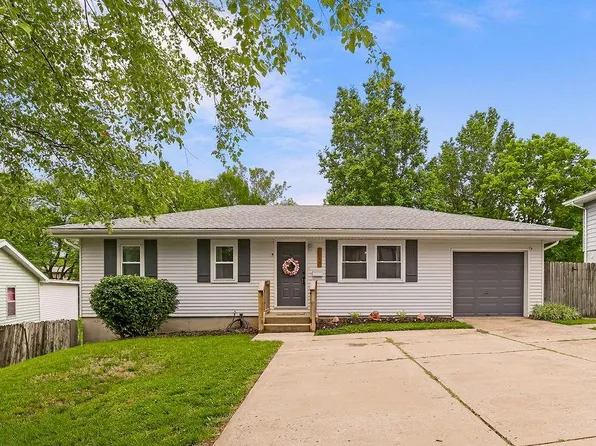 7829 NE San Rafael Dr, Kansas City, MO 64119