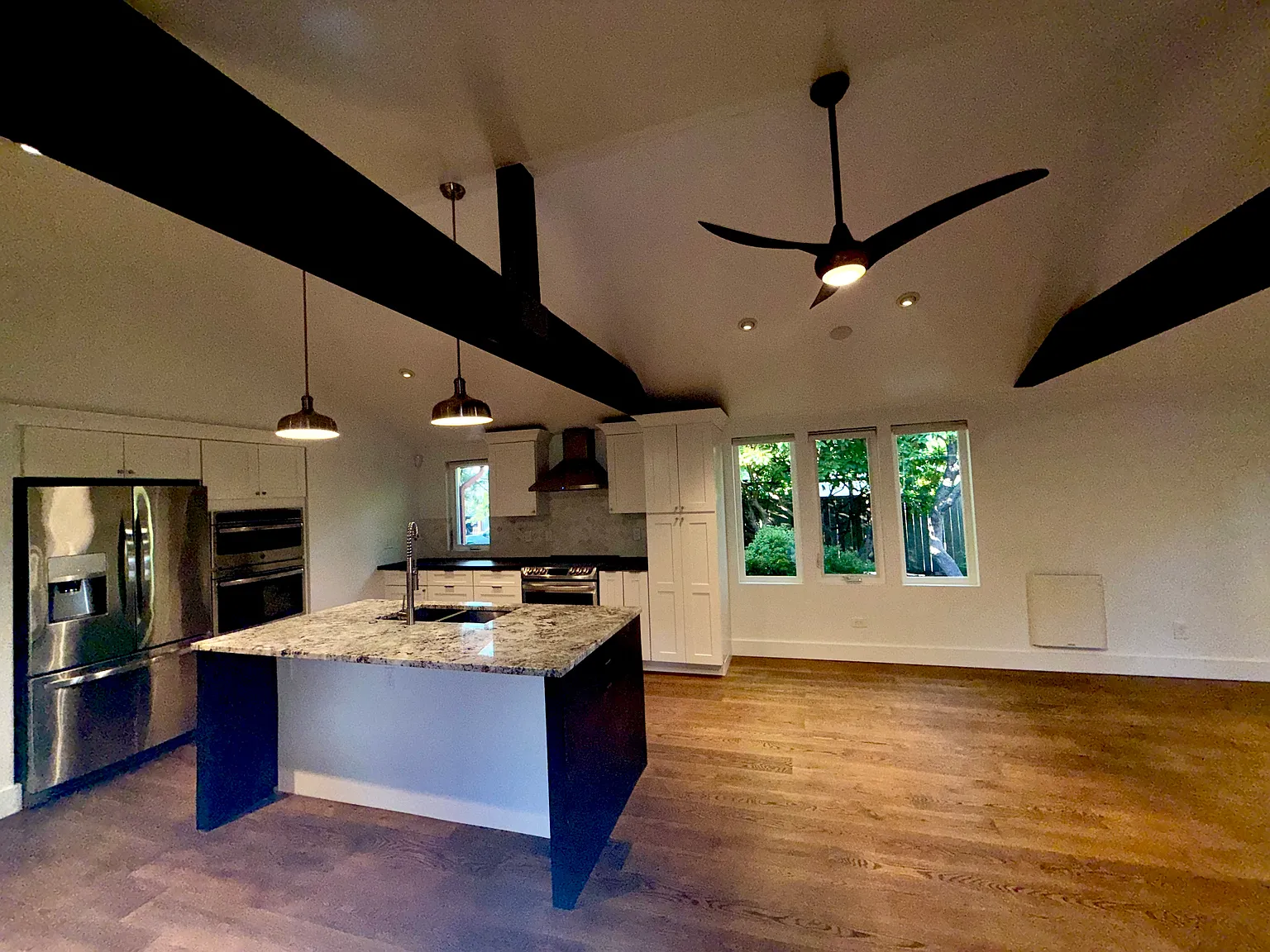 3 bed, 1280 sqft, $3,695 — Photo 2