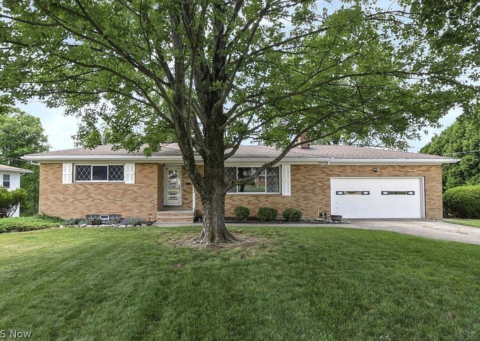 1st image of 8756 Royalhaven Dr
