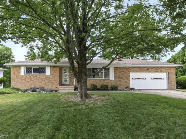 8756 Royalhaven Dr, North Royalton, OH 44133