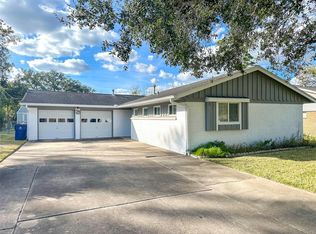 1016 Grove Dr, Angleton, TX 77515