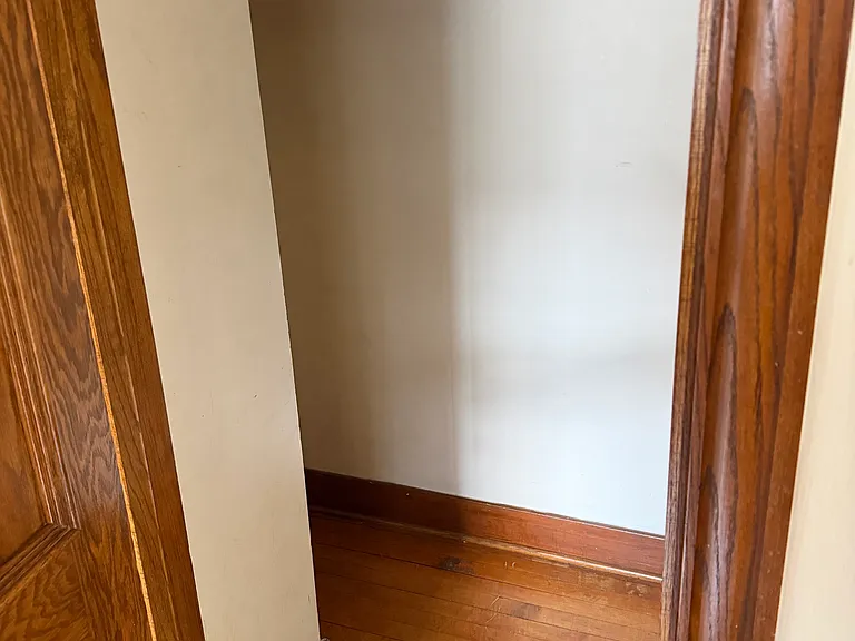 314 E 3rd St #6 — Photo 8
