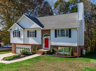 623 35th St NE, Conover, NC 28613