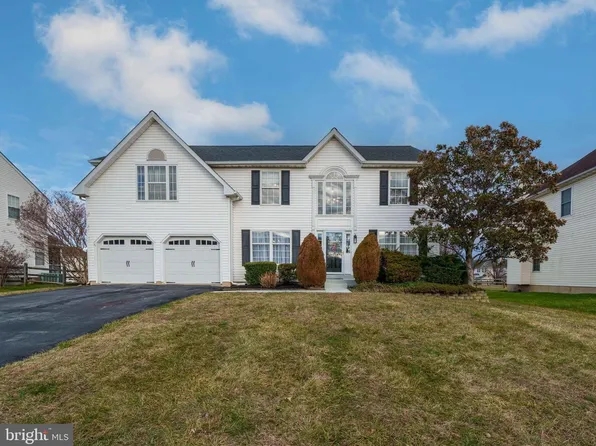 18 Savoy Rd, Newark, DE 19702