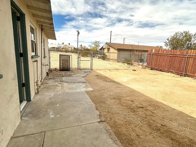 6540 Valley View Dr — Photo 9