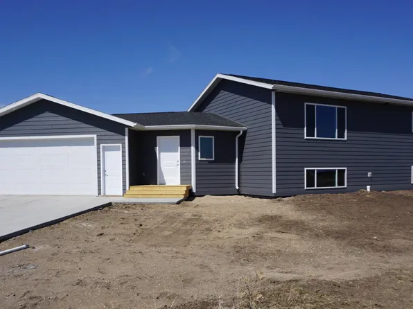 2709 Kemp Ave W, Watertown, SD 57201