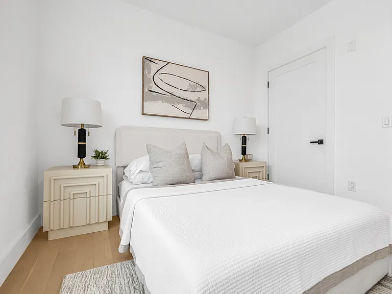 651 38th St #Penthouse 10 — Photo 19