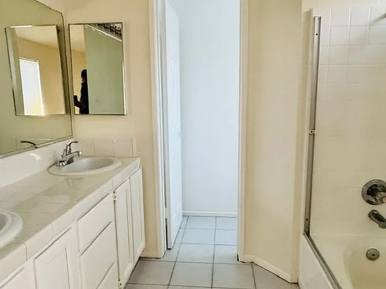 9004 Pine Ridge Way — Photo 16