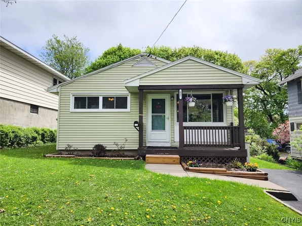 427 Mosley Dr, Syracuse, NY 13206