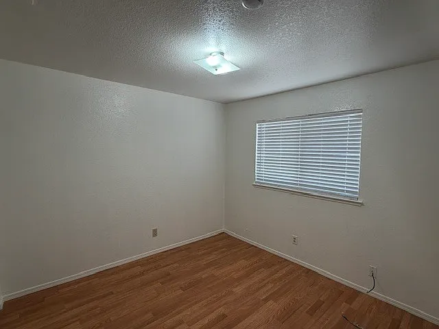 804 Niles Court - 1 — Photo 3