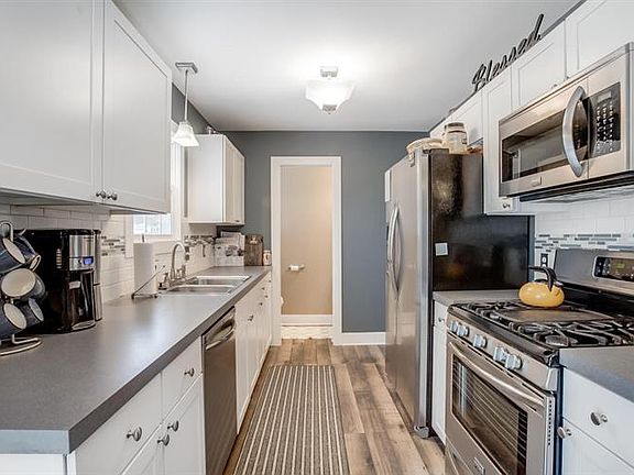 2nd image of 4029 42nd St SW