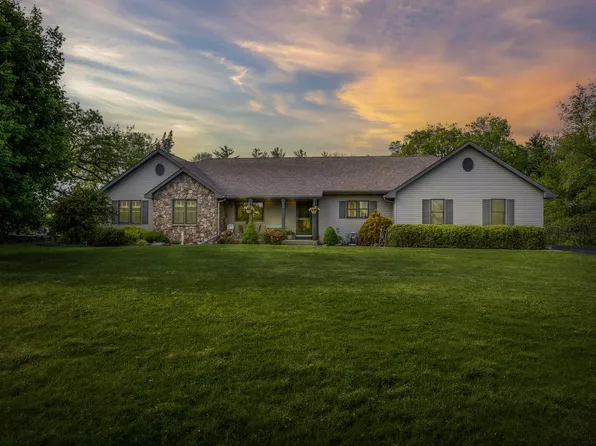 4509 E Palakwia Dr, Janesville, WI 53546