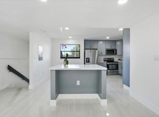 9907 NW 9th Street Cir APT 14-20, Miami, FL 33172