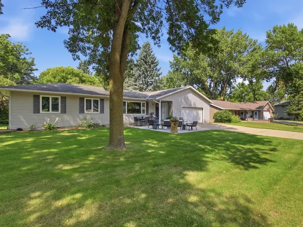 2750 Fairway Dr NE, Willmar, MN 56201