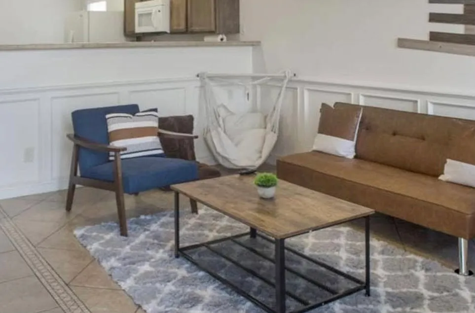 4 bed, 1015 sqft, $600 — Photo 2