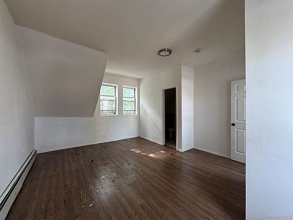 3rd image of 2263 Ryer Avenue