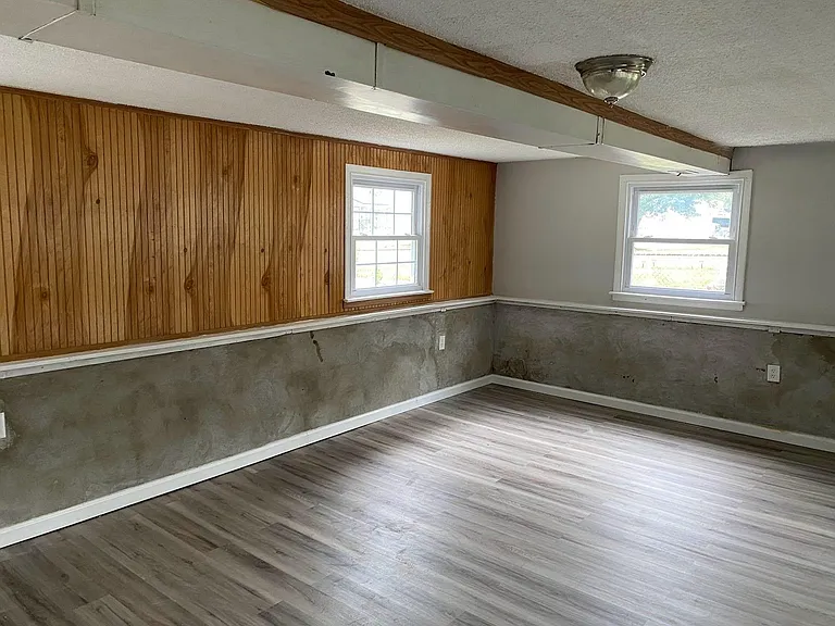 214 Marion Ave — Photo 7