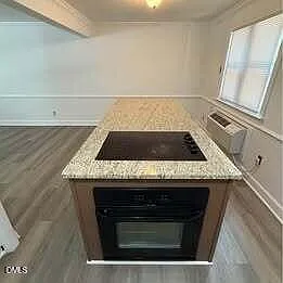 1 bed, 1.0 bath, 720 sqft, $1,500 — Photo 4
