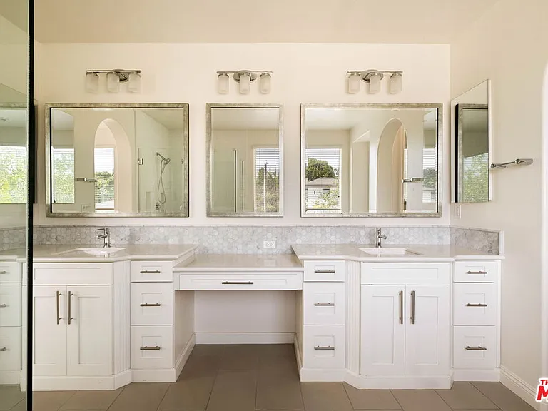 5929 Spelthorne Ln — Photo 31