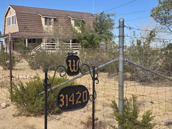 31420 Rabbit Springs Ln, Lucerne Valley, CA 92356