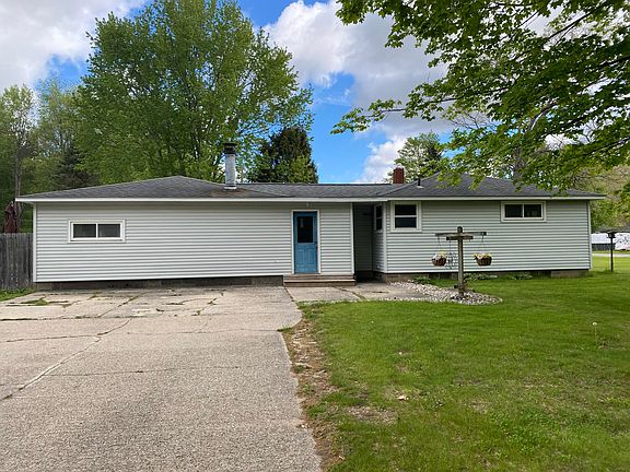 3rd image of 8615 Indian Bay Rd