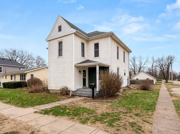727 Isett Ave, Wapello, IA 52653