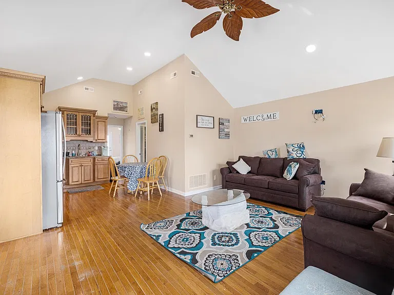 70 Beach Ave #0 — Photo 2