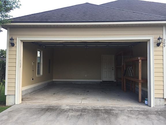 2 Car Garage